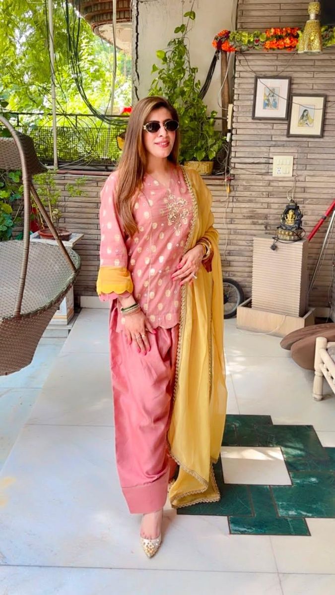 Ritika Trehan wearing Miithhii Elaychii