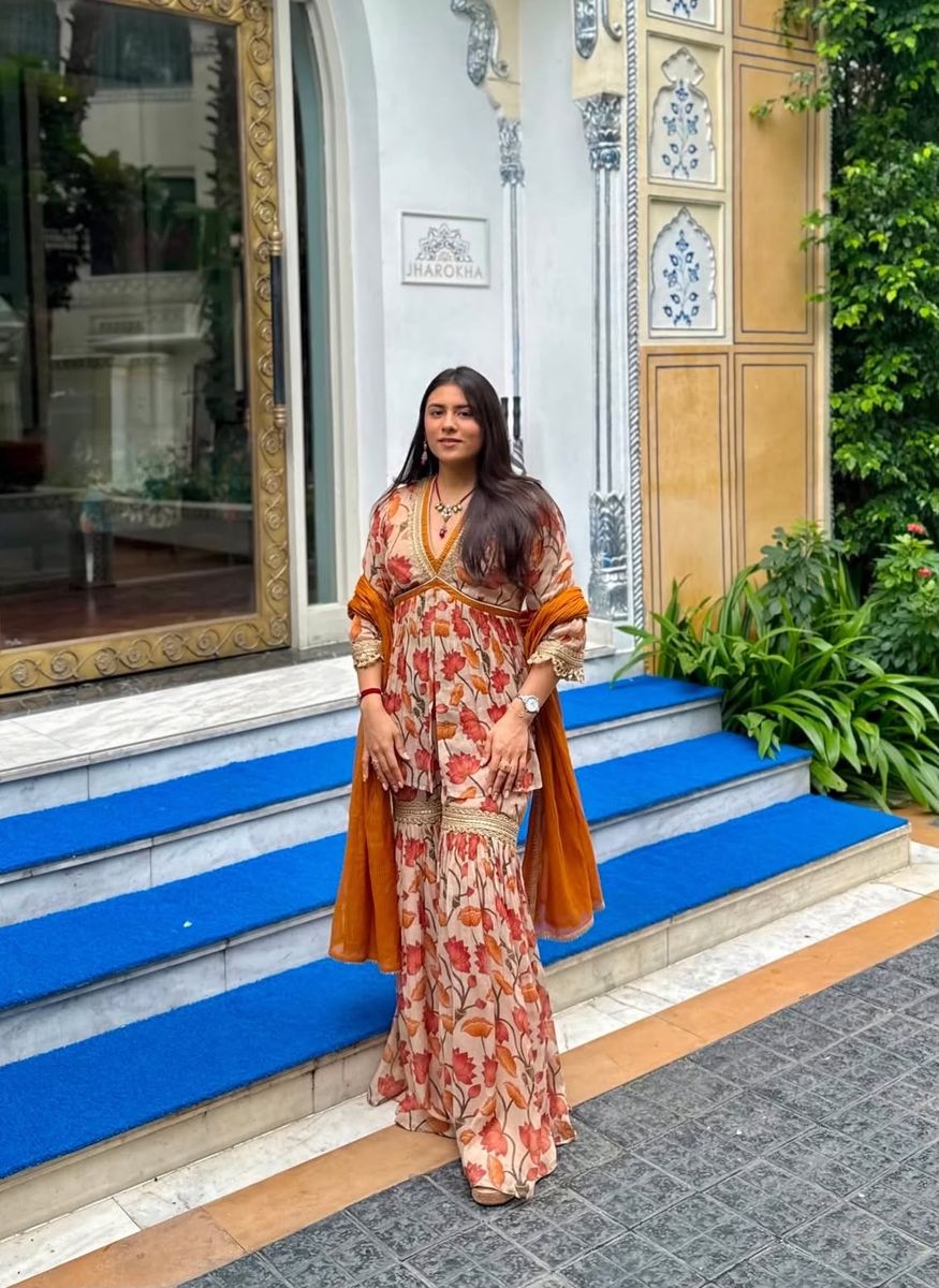 Devarshi Sanghvi wearing Miithhii Elaychii