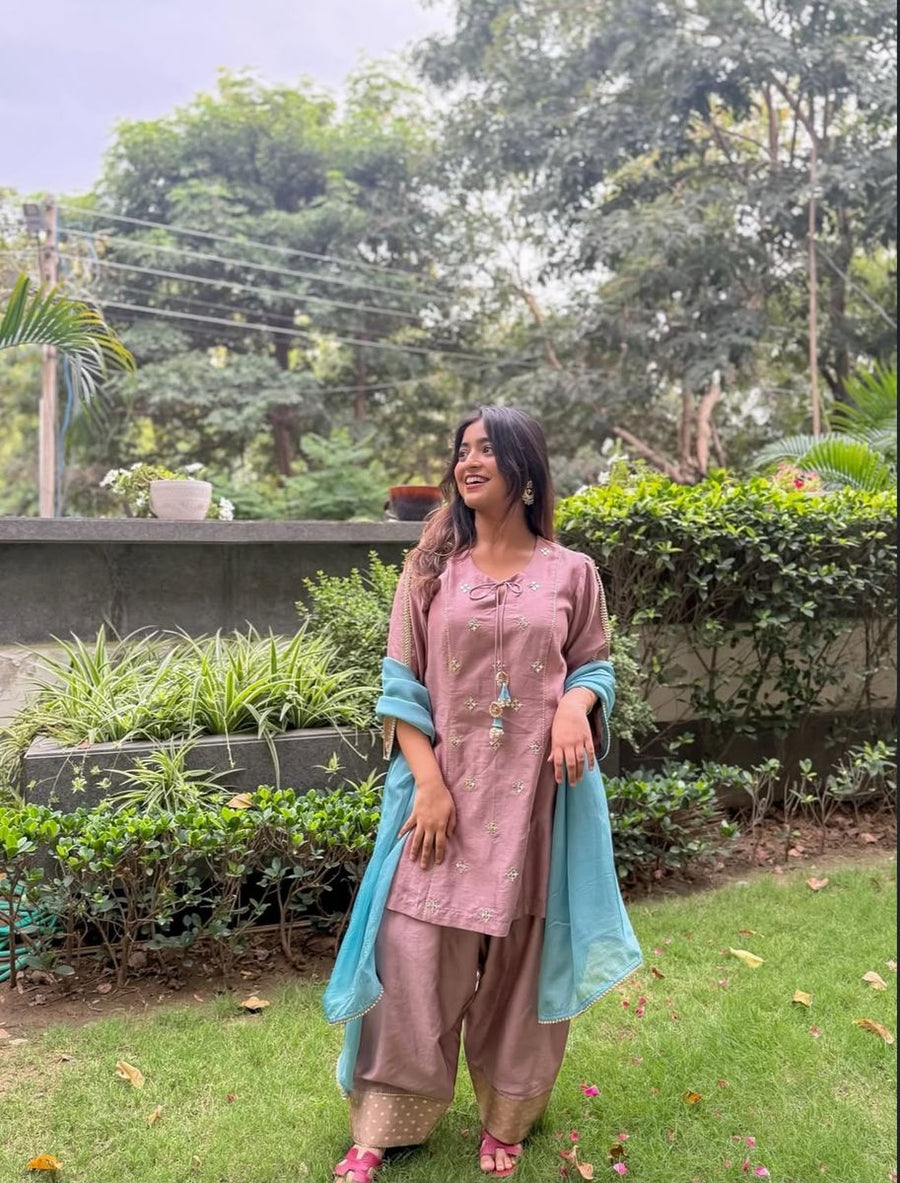 Jaya Girdhar wearing Miithhii Elaychii